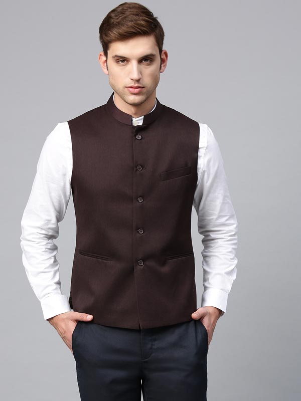 Buy online Brown Solid Velvet Nehru Jacket from Jackets for Men by Veera  Paridhaan for ₹1240 at 64% off | 2024 Limeroad.com