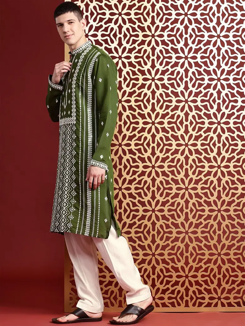 Ethnic Motifs Embroidered Mandarin Collar Thread Work Straight Kurta - Image 5