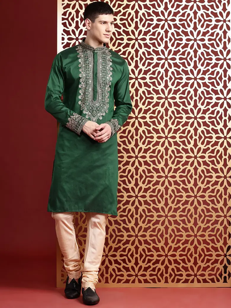 Floral Embroidered Mandarin Collar Sequins Straight Kurta - Image 2