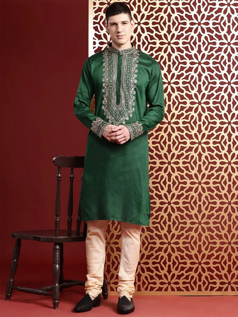Floral Embroidered Mandarin Collar Sequins Straight Kurta - Image 4