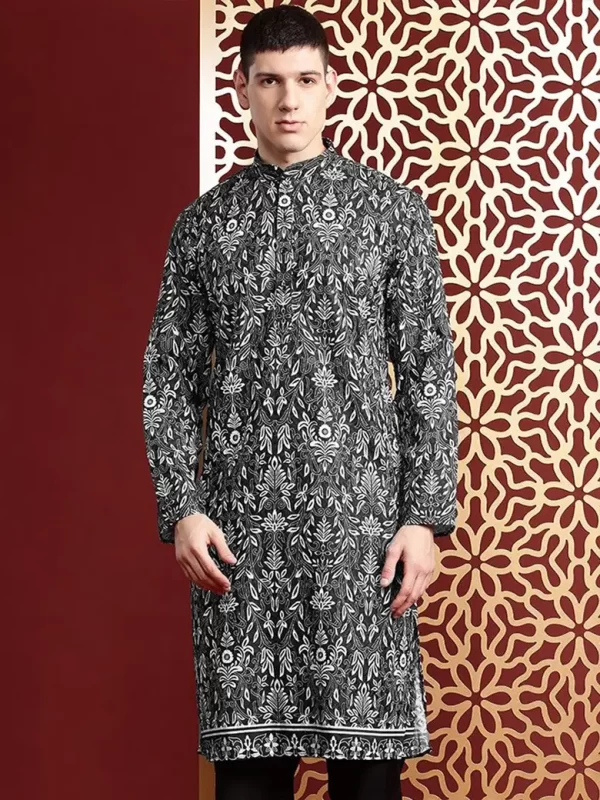 Floral Embroidered Mandarin Collar Thread Work Straight Kurta