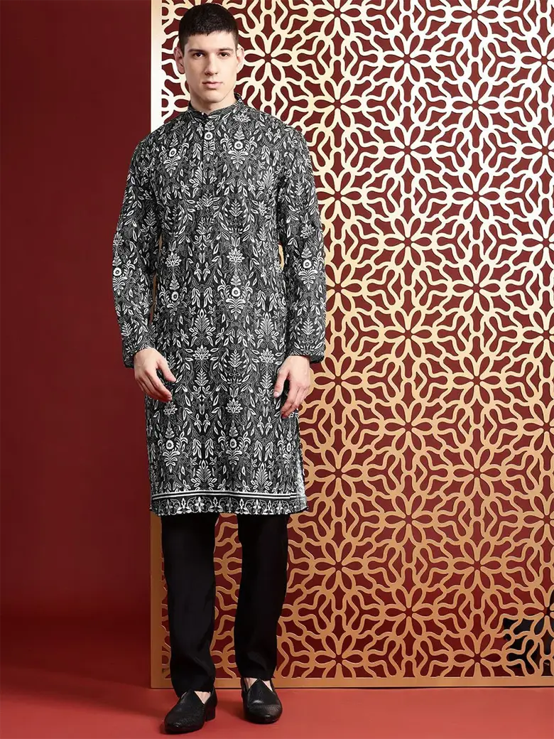 Floral Embroidered Mandarin Collar Thread Work Straight Kurta - Image 4