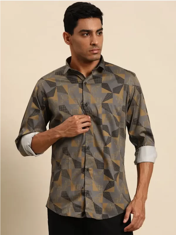 Men Smart Opaque Printed Casual Shirt3